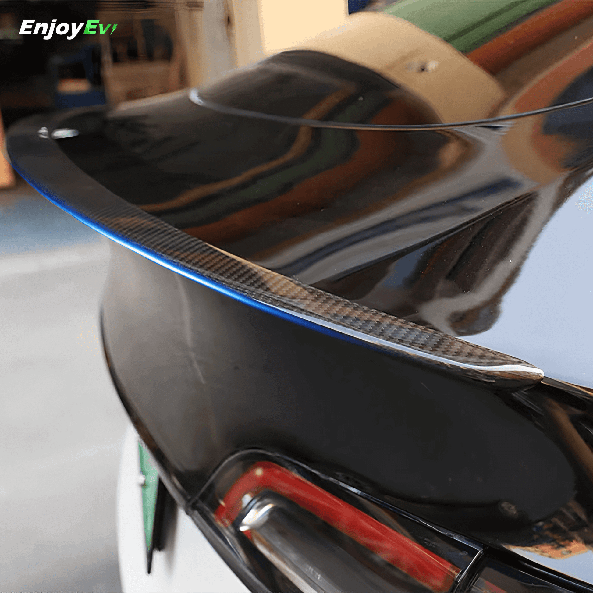 Carbon fiber rear spoiler for Tesla Model 3